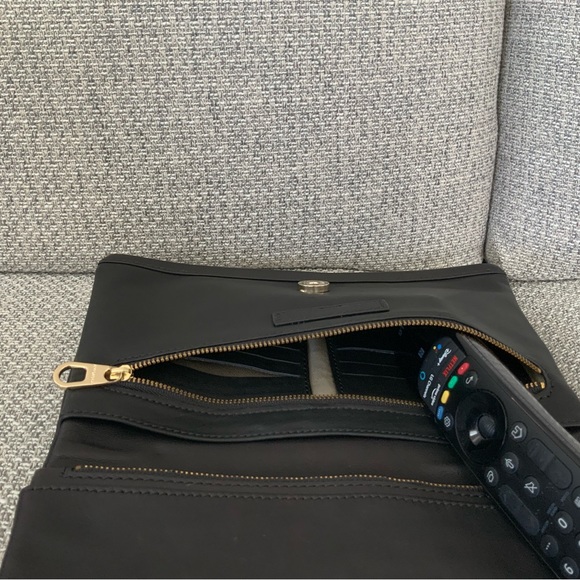 Ann Taylor Genuine Leather Clutch - Picture 5 of 8